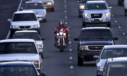 Her 2 kişiden birinin trafikte tercini “motosiklet”