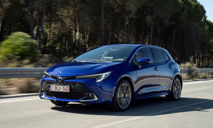 Yeni Corolla Hatchback 100 km’de 4.5 lt harcıyor