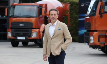 Ford Trucks yeni  F-LIine ile serisi yola çıkıyor