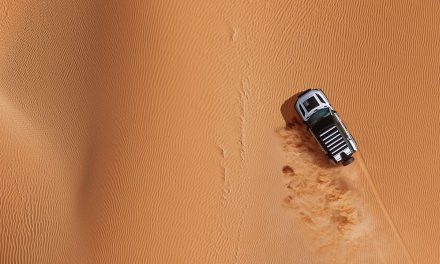 Defender, Dakar Rallisi’nde yarışacak 