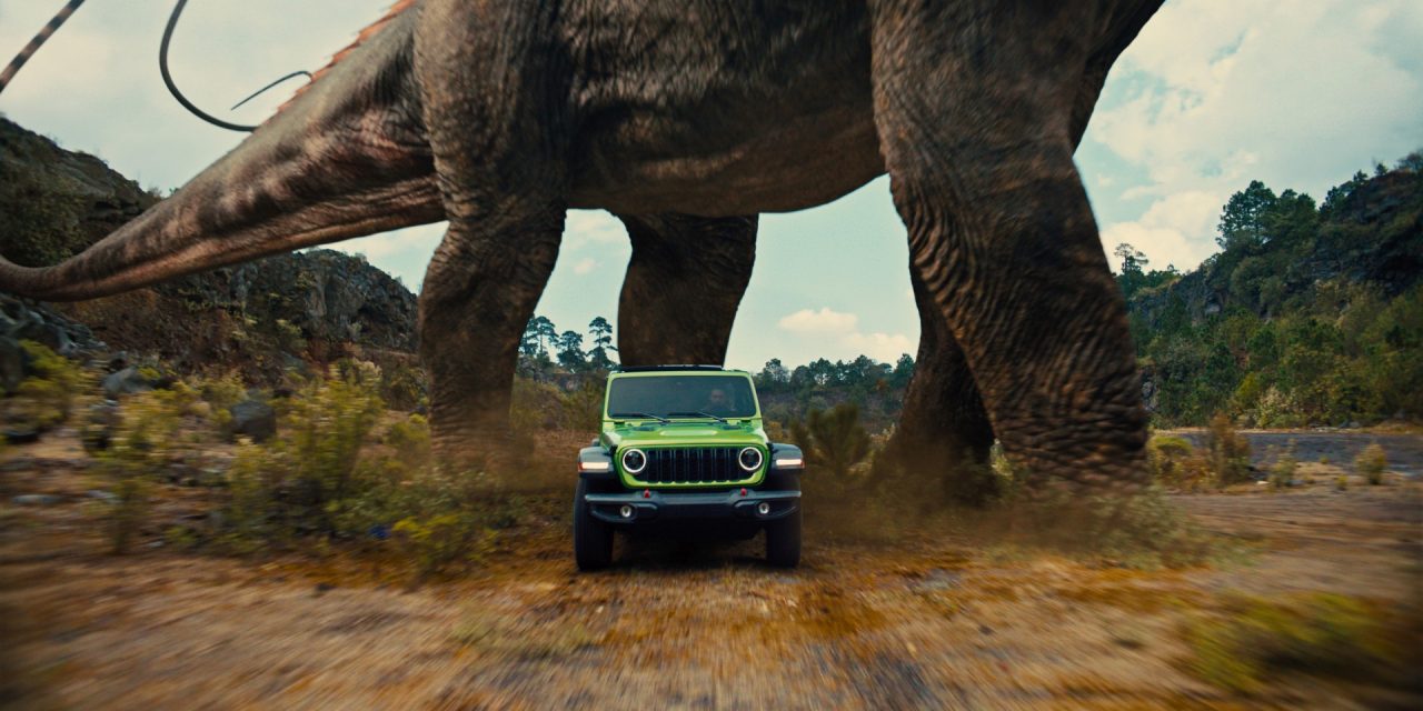 Jeep, Jurassic World” filminde tanıtım yapacak
