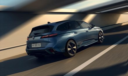 Yeni Peugeot 308 ve 308 SW yolda