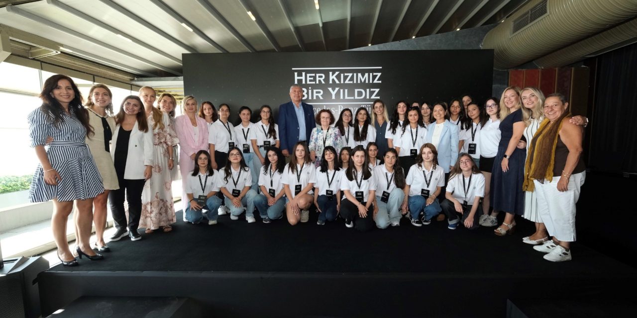 6500 kız öğrenciye Mercedes’ten burs