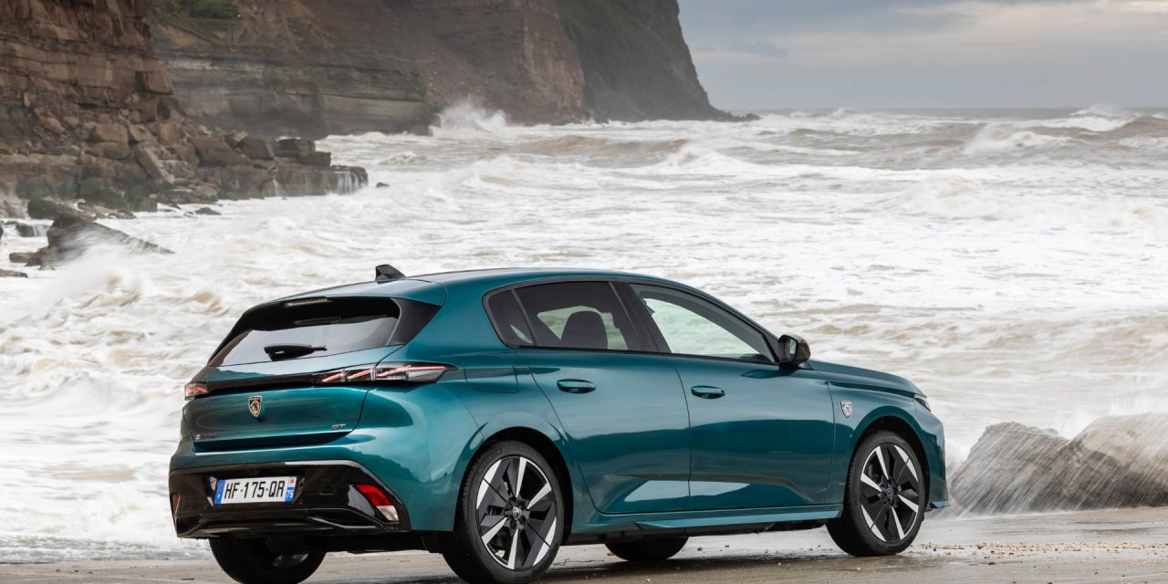 Peugeot 308 yenileniyor