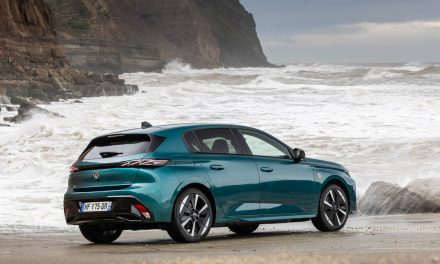 Peugeot 308 yenileniyor