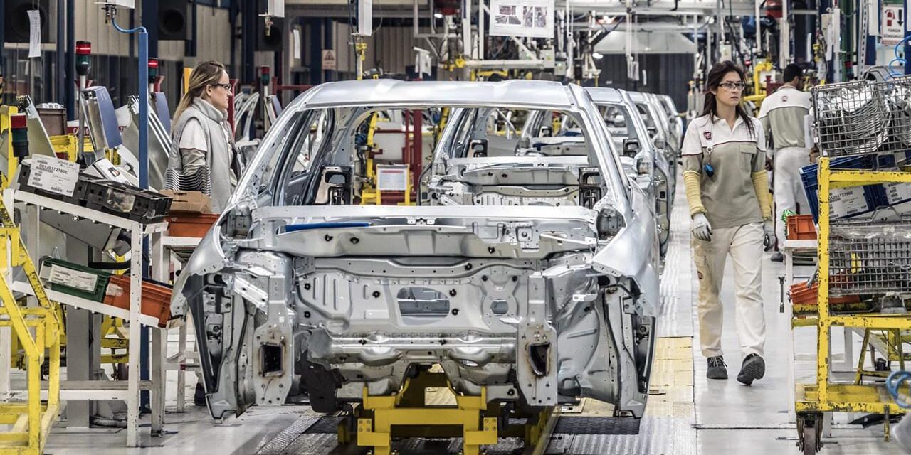 11 Aylık Döneminde Üretim Yüzde 4, İhracat Yüzde 5 Büyüdü