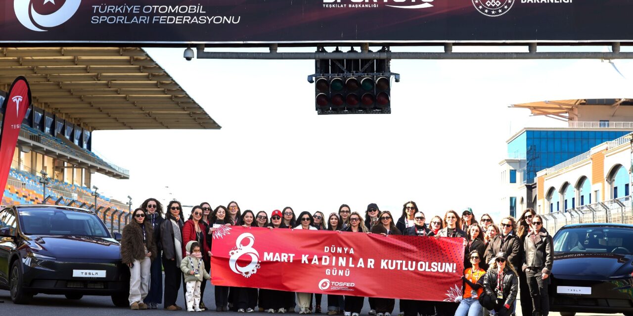Kadın Sürücüler İstanbul Park’ta Buluştu