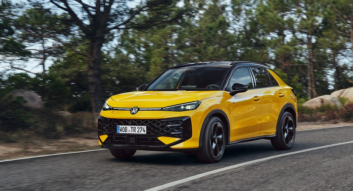 Yeni T-Roc, 3 donanım seviyesi ve hafif hibrit (eTSI) motorla yollarda