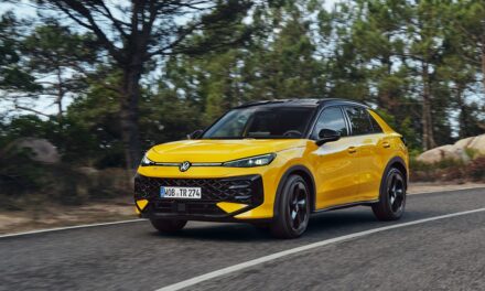 Yeni T-Roc, 3  donanım seviyesi ve hafif hibrit (eTSI) motorla yollarda