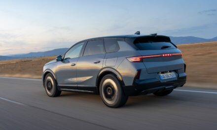 Grandland Elektrik AWD Akıllı 4×4 yola çıktı