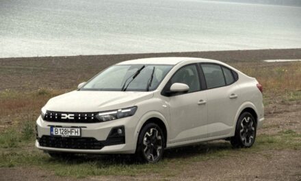 Bu  Dacia Logan tek depoyla 1400 km yapacak