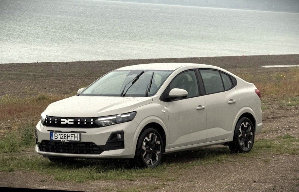 Bu  Dacia Logan tek depoyla 1400 km yapacak