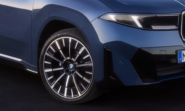BMW’nin ilk lastiği Pirelli’den 