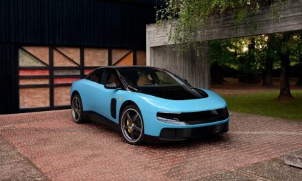Ferrari Luce 4 kapılı ve 1050 BG güce sahip