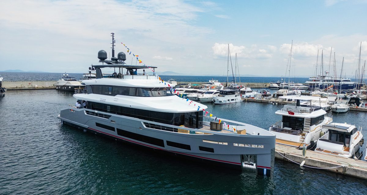 Sirena Yachts’ın amiral gemisi ” 118 “denize kavuştu