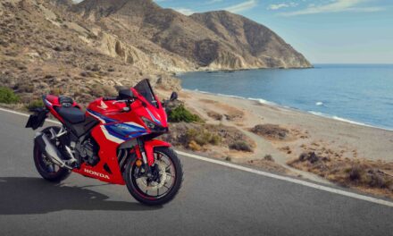 Honda CBR500R, E-Clutch teknolojisi ile yollarda